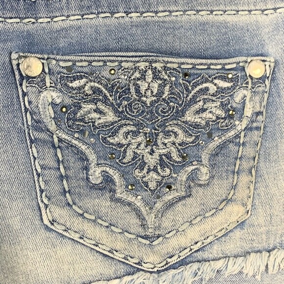 Knox Rose Denim Bootie Shorts Women 2 Destroyed Boho Embroidery - Picture 6 of 8